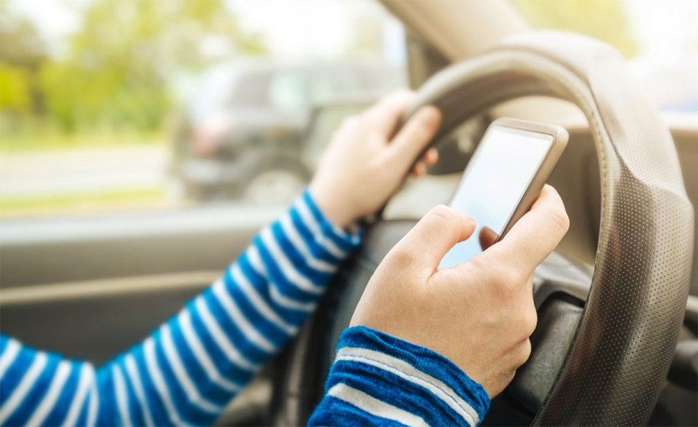 teen-texting-and-driving-accident-auto-accident-attorney-orlando-fl copy